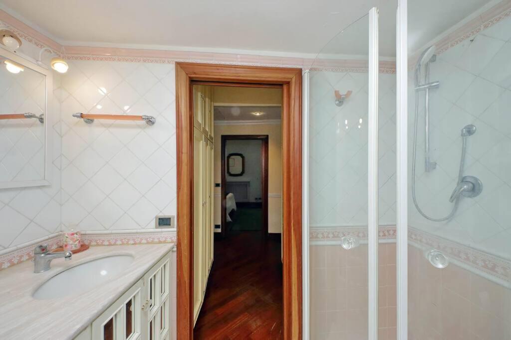 3v Luxury By Hili * Rom